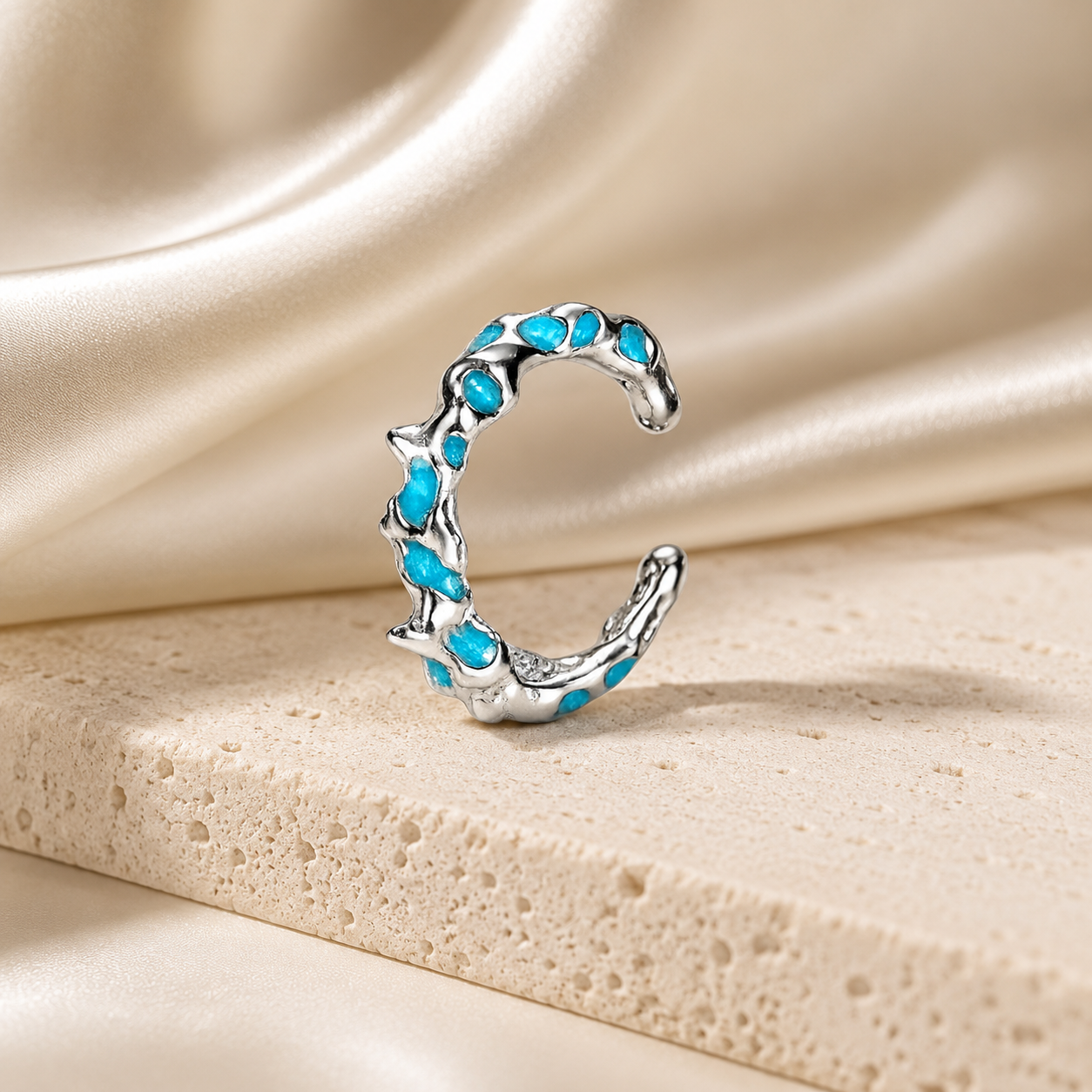 JURÉA Azurea Ear Cuff